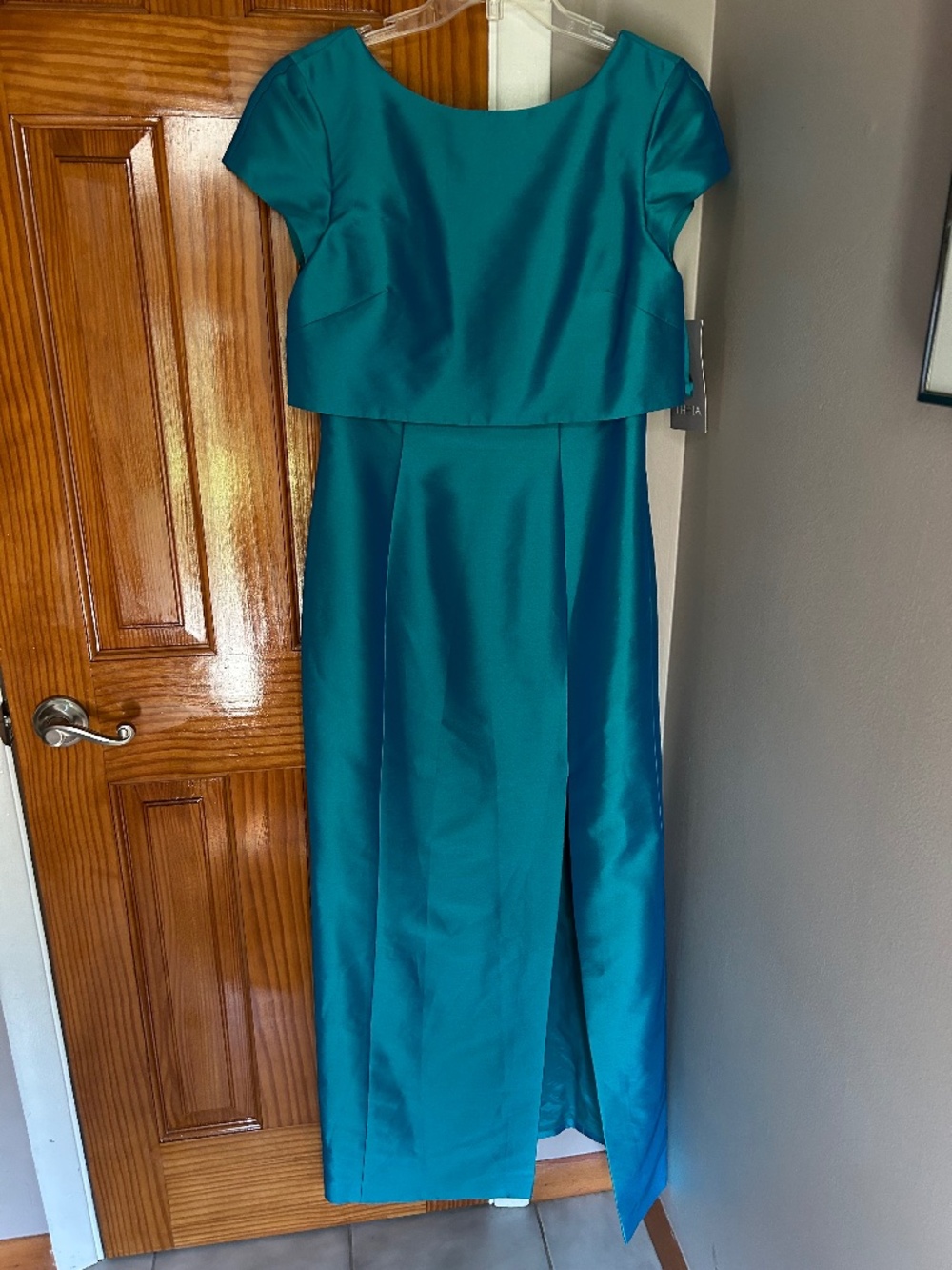 New THEIA Turquoise Gown Size 12